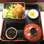 まち野寿司 - 初めはこんな感じ  秘伝のソース見てみそ
