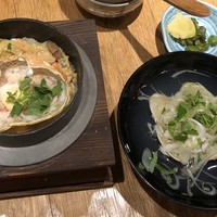 大山鶏と鮮魚 居酒屋 まいか - ずわい蟹と京湯葉の甲羅釜飯　お吸物と漬物セット