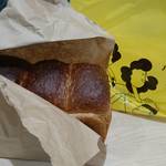 スペイン窯 パンのトラ - 食パン1本(520円)