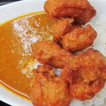 ママアルパ - チキンキーマカレーに鶏から揚げが５個