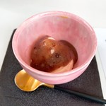 プレゼンテ スギ - ④苺と小豆（テリーヌにしたフォアグラとエスプーマした苺）