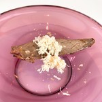 プレゼンテ スギ - ⑤鴨出汁でガストロバックして炙った青首ササミの低温調理 佐倉産山わさび燻製塩