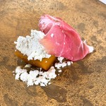 プレゼンテ スギ - ⑧南瓜のガストロバック（ガストロバックしてからオーブンで水分を飛ばした南瓜 ローズマリー風味のオリーブオイルパウダー 12ヶ月熟成プロシュット・ディ・サン・ダニエーレ