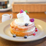 uni CAFE - MIXベリーとクリームチーズのパンケーキ
