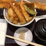 日本橋 天丼 金子半之助 - 江戸前天丼1296円＋味噌汁108円＋ウローン茶108円