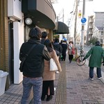 とんかつ マンジェ - ディナー狙いなので、遅めに突撃。
      相変わらず朝一の戦いは激しそう(汗)