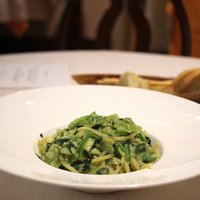 レオーネ・マルチアーノ - 自家製スパゲティ　緑の野菜とアンチョビソース