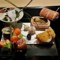 西天満 中村 - 八寸、春菊と原木椎茸の白和え、百合根饅頭、とつか鯵のきずし、唐墨餅、鯛の白麹和え、海鼠ぽん酢