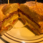 The Yellow Deli - トロ―リチーズのブレックファースト