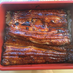 うなぎ亭 友栄 - 大きな鰻が2枚も。