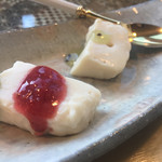 うなぎ亭 友栄 - 濃厚レアチーズ。これもサービスしていただきました。