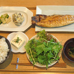 ドータベルカ - 定番主菜「越田商店の鯖の唐揚げ」