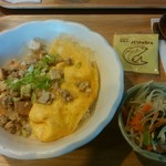 ときめぐる、カフヱー。 - 「薄揚げ酉そぼろ親子2食丼」
