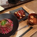 佰食屋 - ステーキ丼とお味噌汁とハンバーグ