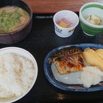 Machikadoya - 豚汁定食、納豆プラス(税込680円)