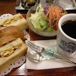 神戸にしむら珈琲店 - 「ブレンドコーヒー」と「ホットサンド」
