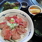 米沢牛焼肉 仔虎 仙台駅前店 - 牛炙り刺し丼