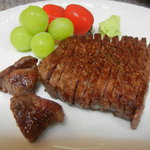 あらかると - １００ｇ￥１９００の和牛ロースステーキを２００ｇ 