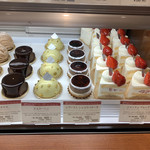 パティスリー ショコラトリー オーディネール - ショーケース①