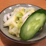 とんかつ八千代 - 漬物。