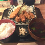 Nakameno Teppen - カキフライ定食＋アジフライ1枚