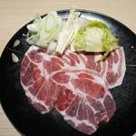 Kurobe famous water pork pork shabu-shabu loin (1 portion, with vegetables)