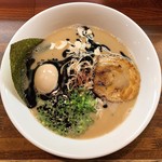 山亭 - 黒とんこつラーメン