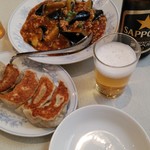 Chuugokusaikan Okadaya - ナス味噌に餃子にビールって至福