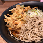 駅そば そば処中山道 - 麺はゆで麺の標準的なタイプ