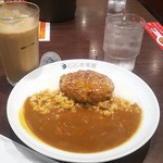 カレーハウスCoCo壱番屋 - スモールハンバーグカレー463円 アイスカフェオレは無料チケット使用