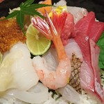 Raw chirashi Sushi