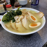 ラーメン 前田家 - チャーシュー麺 ＋メンマ＋煮卵
      ¥1000-