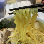 ラーメン 前田家 - この麺が病みつきに^_^