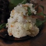 ワイン食堂 金の髭 - ポテトサラダシチリア風