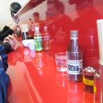 ラーメン二郎 - 思い思いに待つ･･･