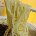 中央軒 - 麺は中麺、イニシエ系らしく「ヤワ」です(^^;)