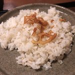 Honno Chotto - ご飯には野菜チップが乗ってます