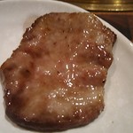 和牛 まつした - ●おまかせコース 8,500円(前菜・和牛ﾚｽﾃｰｷ・上塩ﾀﾝ・ﾈｷﾞ塩ﾀﾝｶﾙﾋﾞ・ｽﾃｰｷｶｯﾄ・焼しゃぶ・焼すき・ﾀﾚ焼・味噌焼比べ・和牛寿司)＋追加単品 ホルモン盛合せ 500円=9,000円 2019年01月