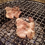和牛 まつした - ●おまかせコース 8,500円(前菜・和牛ﾚｽﾃｰｷ・上塩ﾀﾝ・ﾈｷﾞ塩ﾀﾝｶﾙﾋﾞ・ｽﾃｰｷｶｯﾄ・焼しゃぶ・焼すき・ﾀﾚ焼・味噌焼比べ・和牛寿司)＋追加単品 ホルモン盛合せ 500円=9,000円 2019年01月