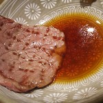 和牛 まつした - ●おまかせコース 8,500円(前菜・和牛ﾚｽﾃｰｷ・上塩ﾀﾝ・ﾈｷﾞ塩ﾀﾝｶﾙﾋﾞ・ｽﾃｰｷｶｯﾄ・焼しゃぶ・焼すき・ﾀﾚ焼・味噌焼比べ・和牛寿司)＋追加単品 ホルモン盛合せ 500円=9,000円 2019年01月