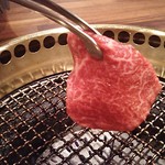 和牛 まつした - ●おまかせコース 8,500円(前菜・和牛ﾚｽﾃｰｷ・上塩ﾀﾝ・ﾈｷﾞ塩ﾀﾝｶﾙﾋﾞ・ｽﾃｰｷｶｯﾄ・焼しゃぶ・焼すき・ﾀﾚ焼・味噌焼比べ・和牛寿司)＋追加単品 ホルモン盛合せ 500円=9,000円 2019年01月