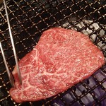 和牛 まつした - ●おまかせコース 8,500円(前菜・和牛ﾚｽﾃｰｷ・上塩ﾀﾝ・ﾈｷﾞ塩ﾀﾝｶﾙﾋﾞ・ｽﾃｰｷｶｯﾄ・焼しゃぶ・焼すき・ﾀﾚ焼・味噌焼比べ・和牛寿司)＋追加単品 ホルモン盛合せ 500円=9,000円 2019年01月