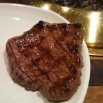 和牛 まつした - ●おまかせコース 8,500円(前菜・和牛ﾚｽﾃｰｷ・上塩ﾀﾝ・ﾈｷﾞ塩ﾀﾝｶﾙﾋﾞ・ｽﾃｰｷｶｯﾄ・焼しゃぶ・焼すき・ﾀﾚ焼・味噌焼比べ・和牛寿司)＋追加単品 ホルモン盛合せ 500円=9,000円 2019年01月