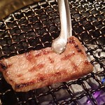 和牛 まつした - ●おまかせコース 8,500円(前菜・和牛ﾚｽﾃｰｷ・上塩ﾀﾝ・ﾈｷﾞ塩ﾀﾝｶﾙﾋﾞ・ｽﾃｰｷｶｯﾄ・焼しゃぶ・焼すき・ﾀﾚ焼・味噌焼比べ・和牛寿司)＋追加単品 ホルモン盛合せ 500円=9,000円 2019年01月