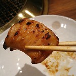 和牛 まつした - ●おまかせコース 8,500円(前菜・和牛ﾚｽﾃｰｷ・上塩ﾀﾝ・ﾈｷﾞ塩ﾀﾝｶﾙﾋﾞ・ｽﾃｰｷｶｯﾄ・焼しゃぶ・焼すき・ﾀﾚ焼・味噌焼比べ・和牛寿司)＋追加単品 ホルモン盛合せ 500円=9,000円 2019年01月