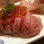 和牛 まつした - ●おまかせコース 8,500円(前菜・和牛ﾚｽﾃｰｷ・上塩ﾀﾝ・ﾈｷﾞ塩ﾀﾝｶﾙﾋﾞ・ｽﾃｰｷｶｯﾄ・焼しゃぶ・焼すき・ﾀﾚ焼・味噌焼比べ・和牛寿司)＋追加単品 ホルモン盛合せ 500円=9,000円 2019年01月