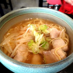 手打そば 梅乃家 - 塩ラーメン（２日目）少し醤油っぽく見えますが。