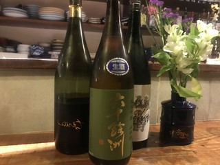 Hinata - 月替わりで日本酒多数取り揃えています。