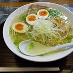 Ramen Gyozakuraou - 塩ラーメン+煮卵トッピング