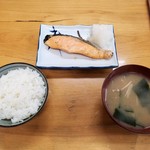 柏屋食堂 - 焼鮭、味噌汁、ごはん